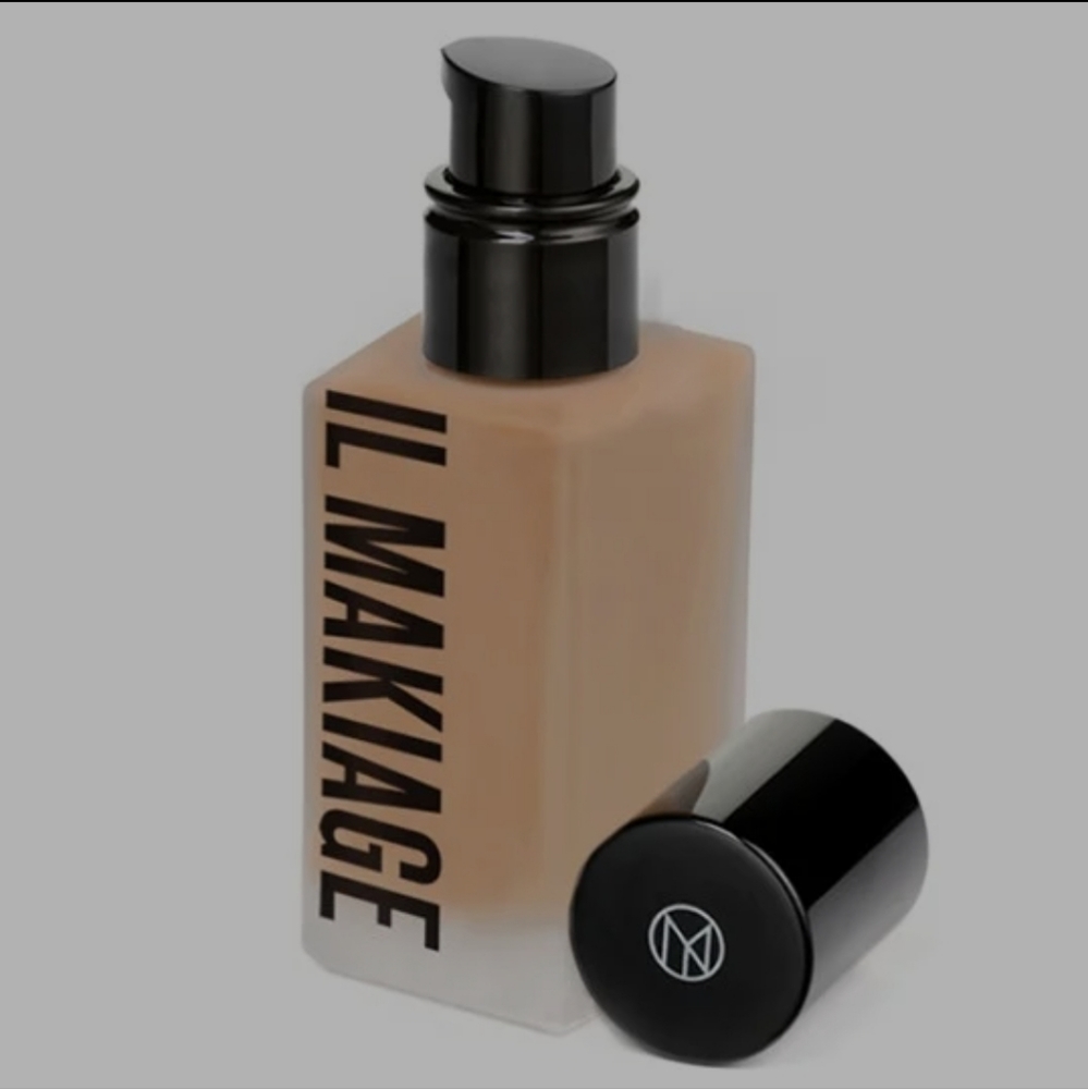 IL Makiage - Woke Up Like This           Flawless Base Foundation color#060